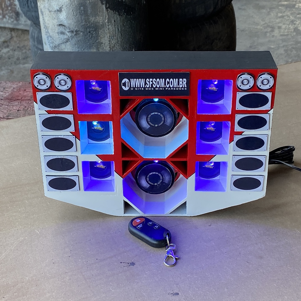 mini paredão com 2 graves e com leds