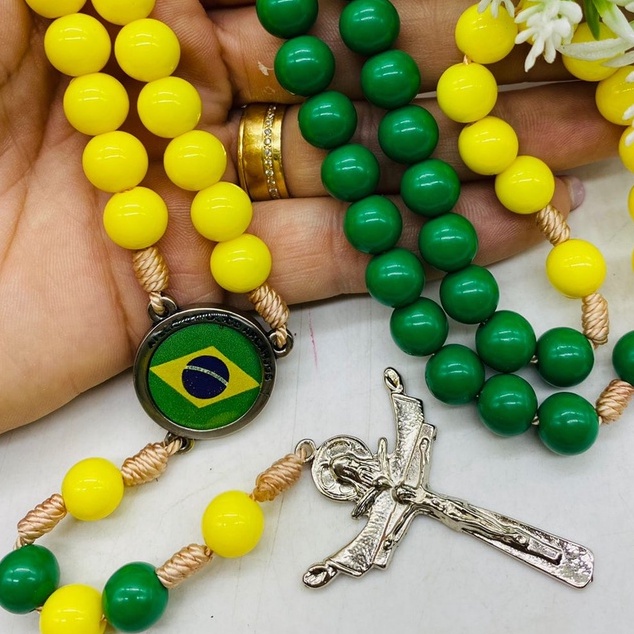 Terço de N. Sra Aparecida + Bandeira do Brasil - Cores da bandeira do Brasil.