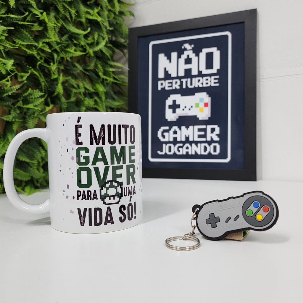 Caneca Xicara Gamer com Frase É Muito Game Over pra Uma Vida