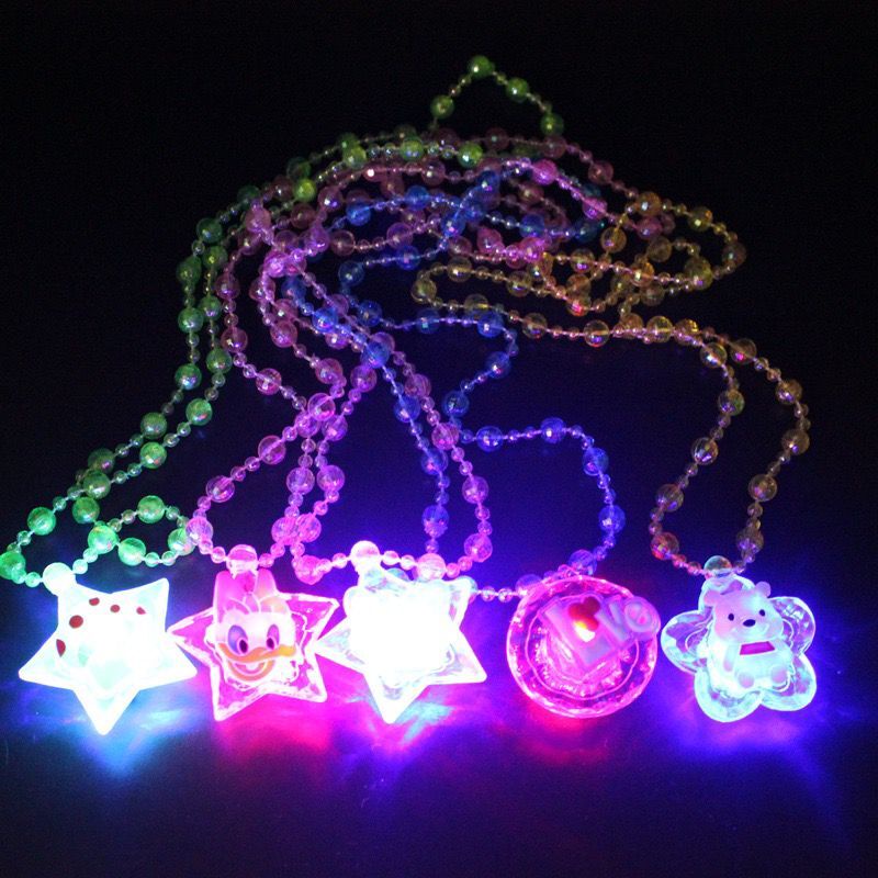 1 Pacote De Iluminação Colar Relógio Brinquedos Glitter Para Crianças Gift LED Luzes De Desenho Animado Brilham Nos Escuros