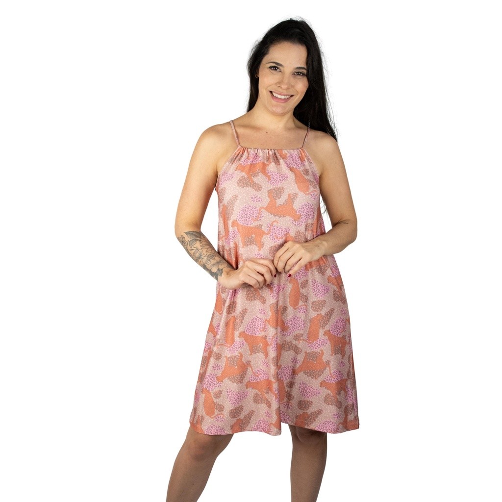 Vestido Renate - Onça África - com alças reguláveis - Com ajuste no decote frente e costas. - Vestido com comprimento curto. - Veste Perfeitamente no Corpo.