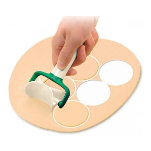 Molde Plástico Rolo De Cortar Massas Oval Liso 6,5 Cm Fácil