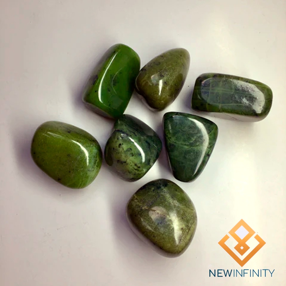 Pedra Jade Nefrita/Jadeíta Rolada — Serenidade
