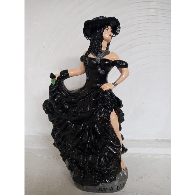 IMAGEM POMBA GIRA ROSA NEGRA EM GESSO 28CM | Shopee Brasil