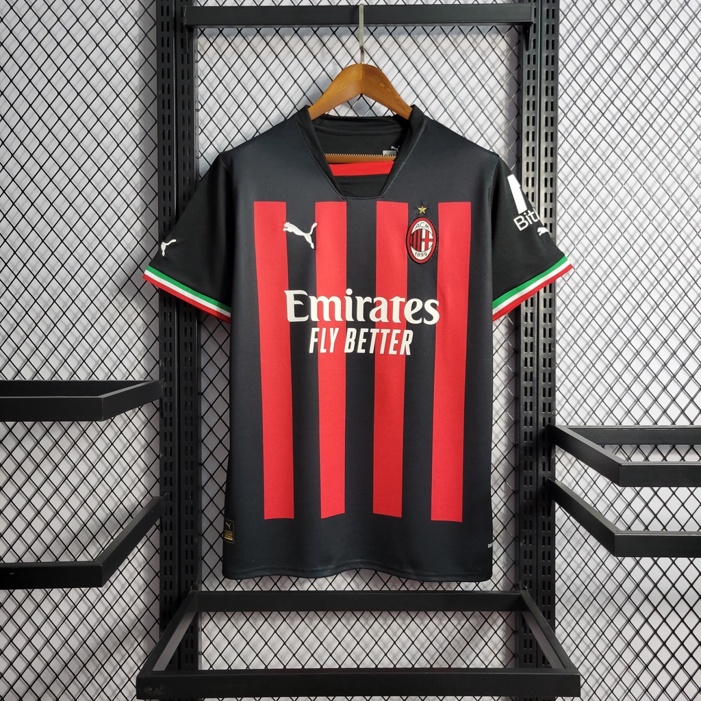 222/23 Camisa De Futebol , AC Milan home sports Manga Curta Com Listras Pretas E Vermelhas