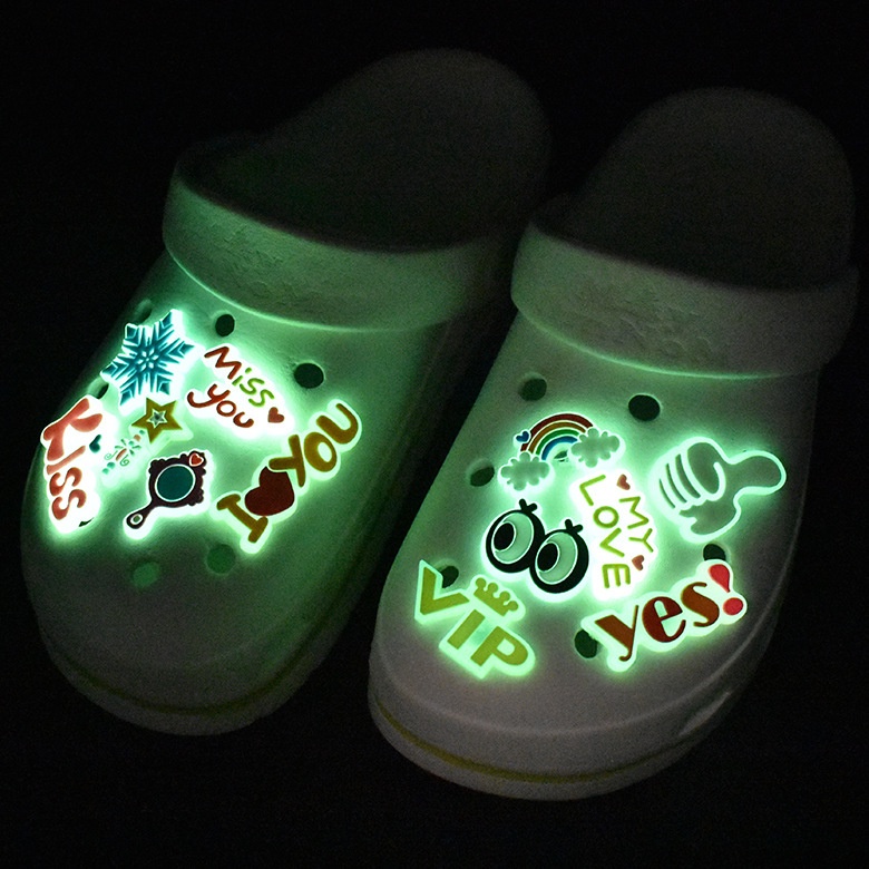 Série Fluorescência Jibz Cro Mulheres Decorações De Encanto Para Calçados Acessórios Especiais Botão encanto de sapatos