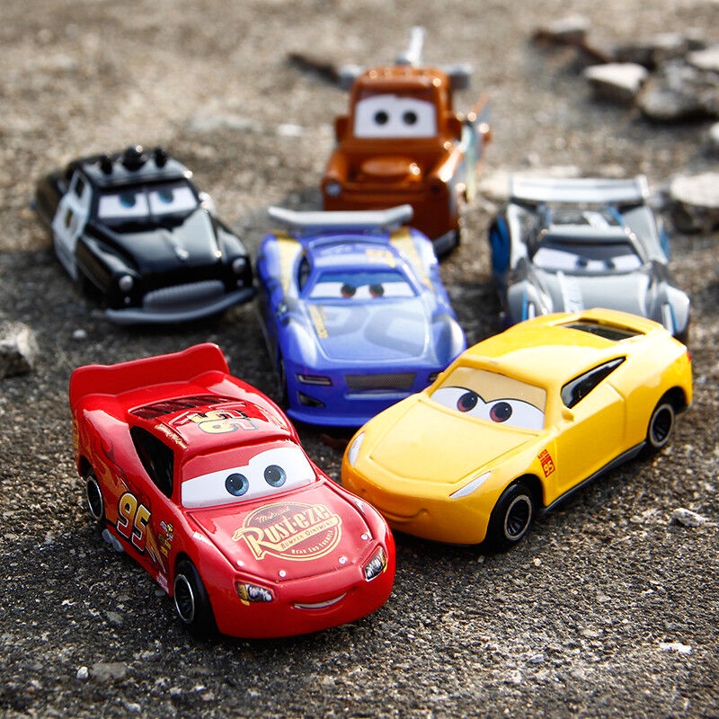 6PCS Pixar Cars Brinquedos De Filme 2 3 McQueen Mater Chick Hicks Cruz Sheriff O Rei Jackson Carro Jogo De Diecast Para Meninos