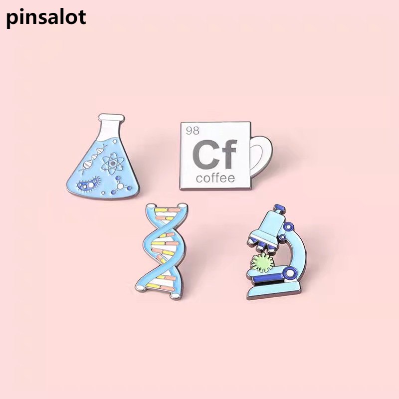 Microscópio Personalizado Esmalte Pin Flask DNA Brochura De Xícara De Café Crachá Para Bolsas De Mochila Acessórios Chapéu Ciência Cientista Professor Presente