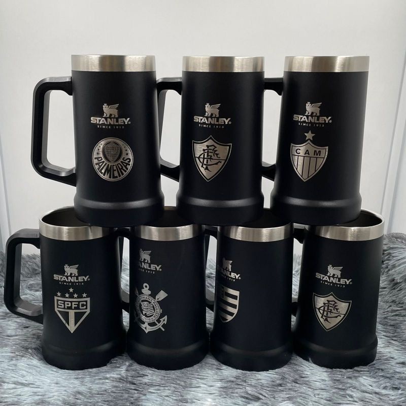 CANECA TÉRMICA STAN LEY PERSONALIZADO TIMES para CERVEJ/LÍQUIDOS --709ML