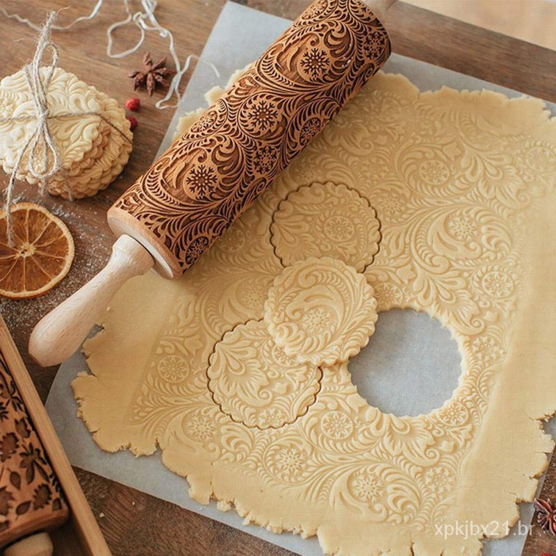 Rolo de gravura de madeira com gravura de Natal biscoitos de