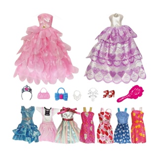 VESTIDO PARA BONECA COM 8 VESTIDOS