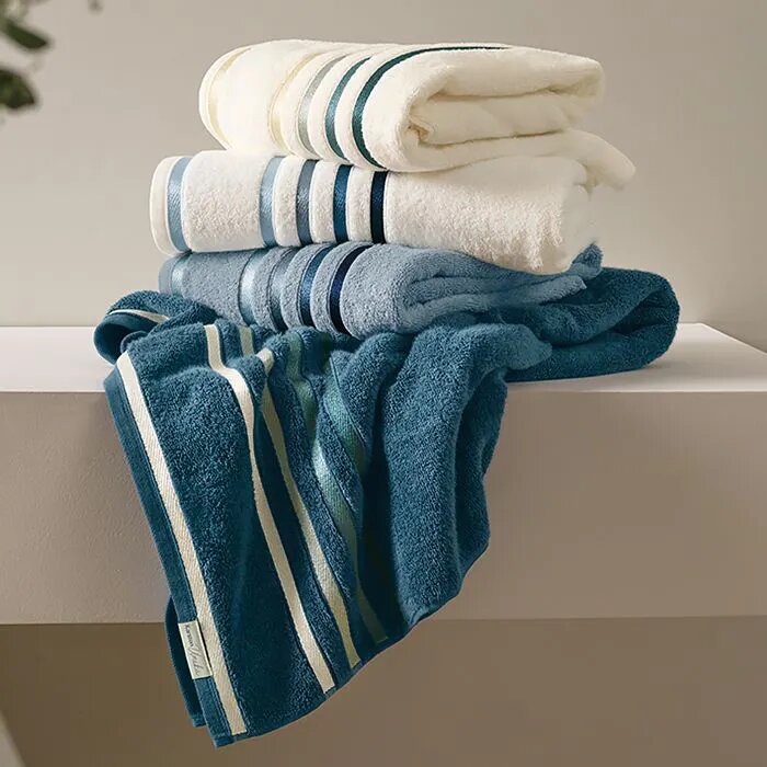 Kit com 3 Toalhas de Banho Karsten 100% Algodão Ótima Absorção 300g/400g