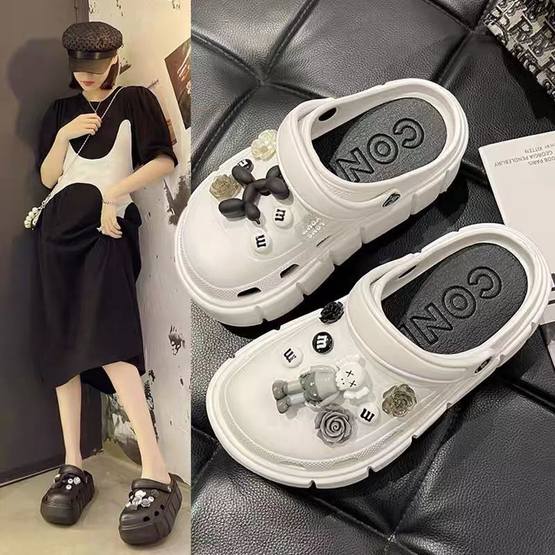 Crocs Kaws Sandálias De Rua Sésamo Buraco Feminino Casuais Para O Exterior Kasut Wanita Perempuan
