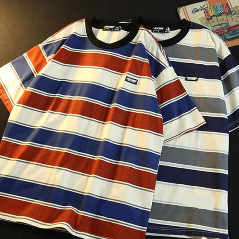 【 Polyester 】 American Camiseta Vintage Stripe Summer Short Sleeve T-shirt De Verão Com Listras Curtas Moda Casual Solto Casal Versátil Pescoço Redondo