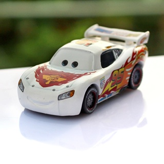 Carros do filme, personagens básicos Relâmpago McQueen, O Rei Chick Hicks  Carro de brinquedo de metal 1:55 Brinquedos infantis soltos (Polícia  McQueen) : : Brinquedos e Jogos