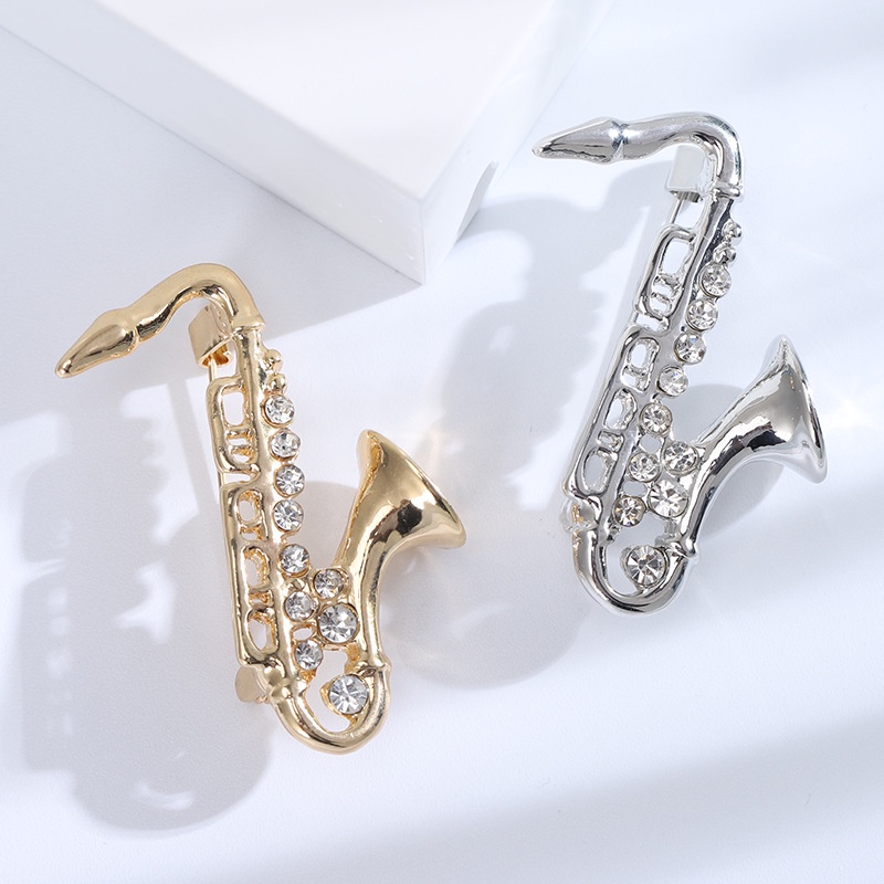 Novo Vintage Moda Criativa Saxofone Broche De Pinos De Instrumentos Em Liga De Rhinestone Acessórios De Vestuário Simples