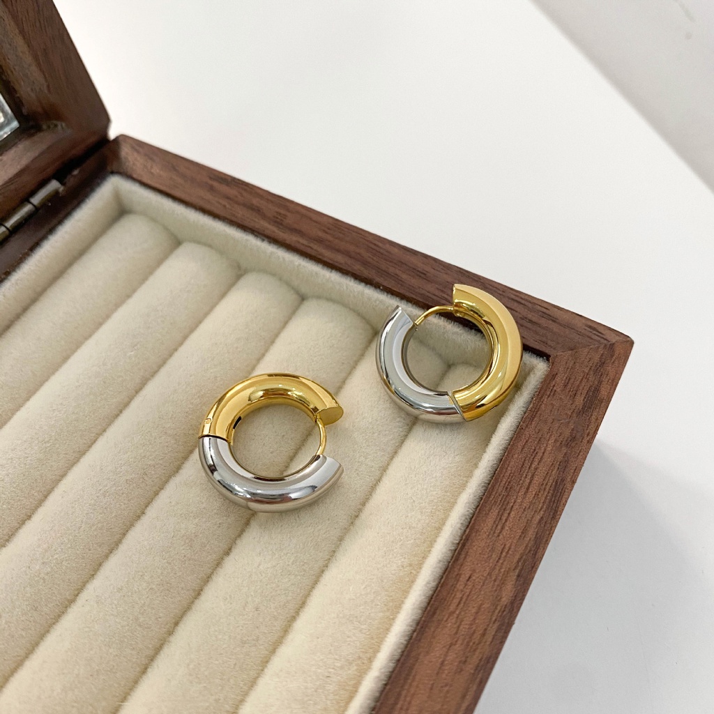Brincos Com Argolas De Aço Titânio Cor Ouro E Prata Da Moda