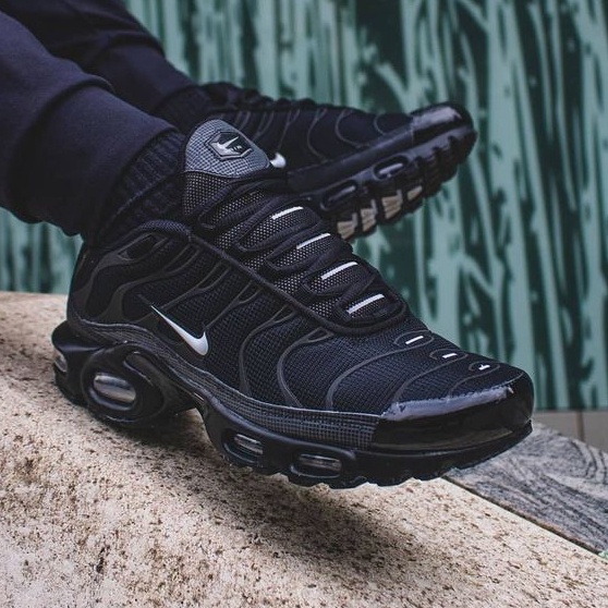 Tenis nike air hot sale max plus preto