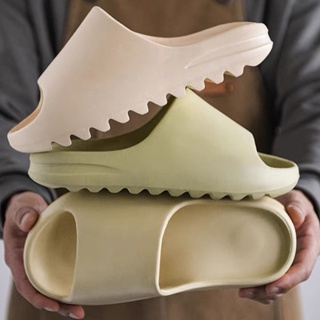 Chinelos/pantufa/sandálias internas Eva com fundo macio para homens e mulheres slides de tendência aberta sapatos de praia leves