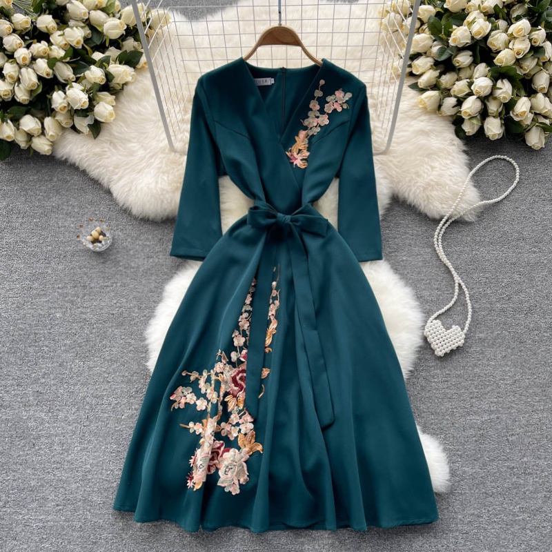 Moda Feminina Vintage Elegante Sexy Vestido De Manga Longa Com Pescoço Em V Primavera Bordado De Outono Cintura Alta Slim Linha A Vestidos De Pregueado