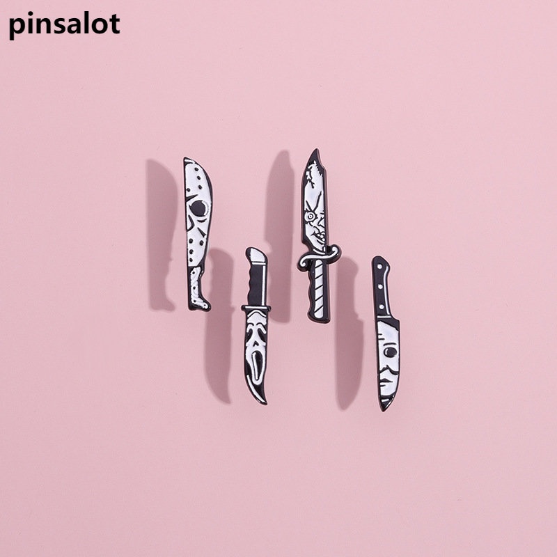 Horror Movie Dagger Pins Esmalte Personalizado Scream Ghostface Sexta-Feira Broches Lapela Crachás Punk Gótico Preto Jóias Góticas