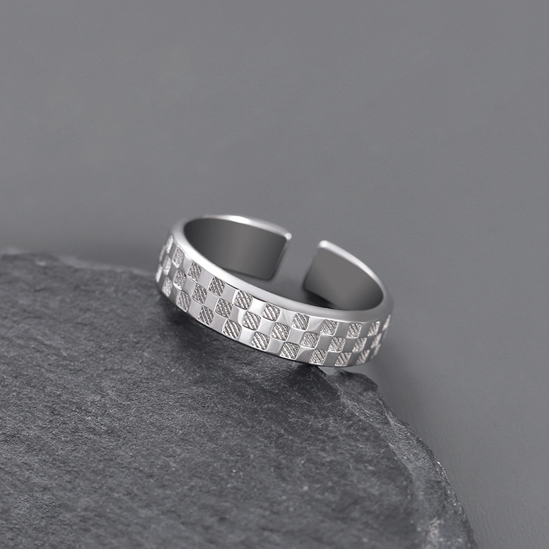 S925 Silver Retro Checkerboard Checkerboard Retro Anel de xadrez com abertura única Anel masculino ajustável