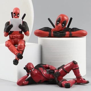 Modelo Deadpool Mini Hand Office Sentado Leitura Deitado Boneca Ação Criativa De Decoração De Carros Figura PVC Doll Toys For Kids Gifts