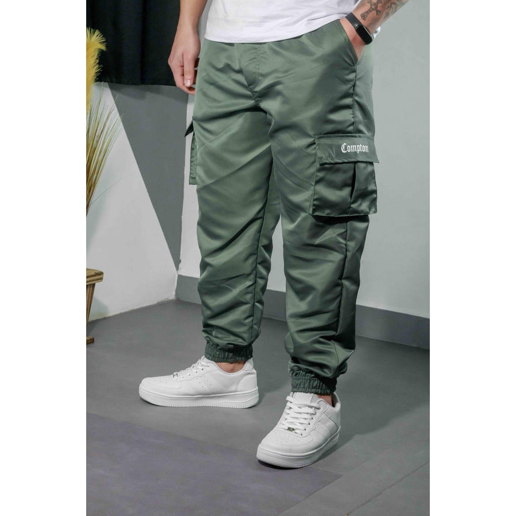 Calça Jogger Cargo Corta Vento Combat Masculina Verde Skate