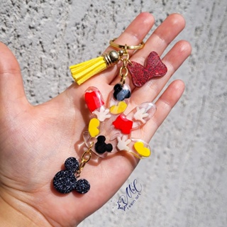 Chaveiro luva Mickey + pingentes Mickey M e laço Minnie M + mini tassel
