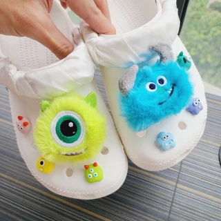 crocsc jibbitzs 8pcs Crocs DIY Charme Sapato Acessórios-Monstros Série Universitária Jibbitztênis feminino accessaries