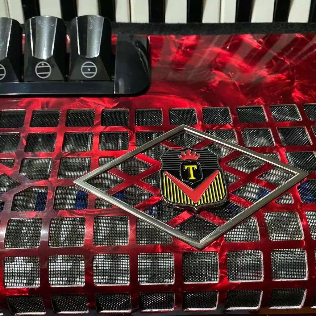 Sanfona Acordeon Todeschini YW827 Vermelho 41 Teclas E 120 Baixos