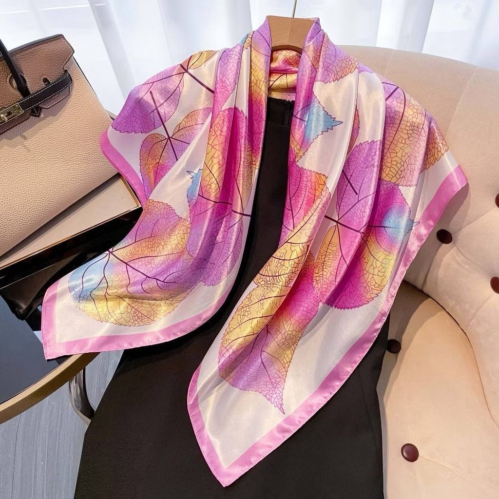 Lenço de cabeça e pescoço estampado em cetim de seda da moda feminina ...