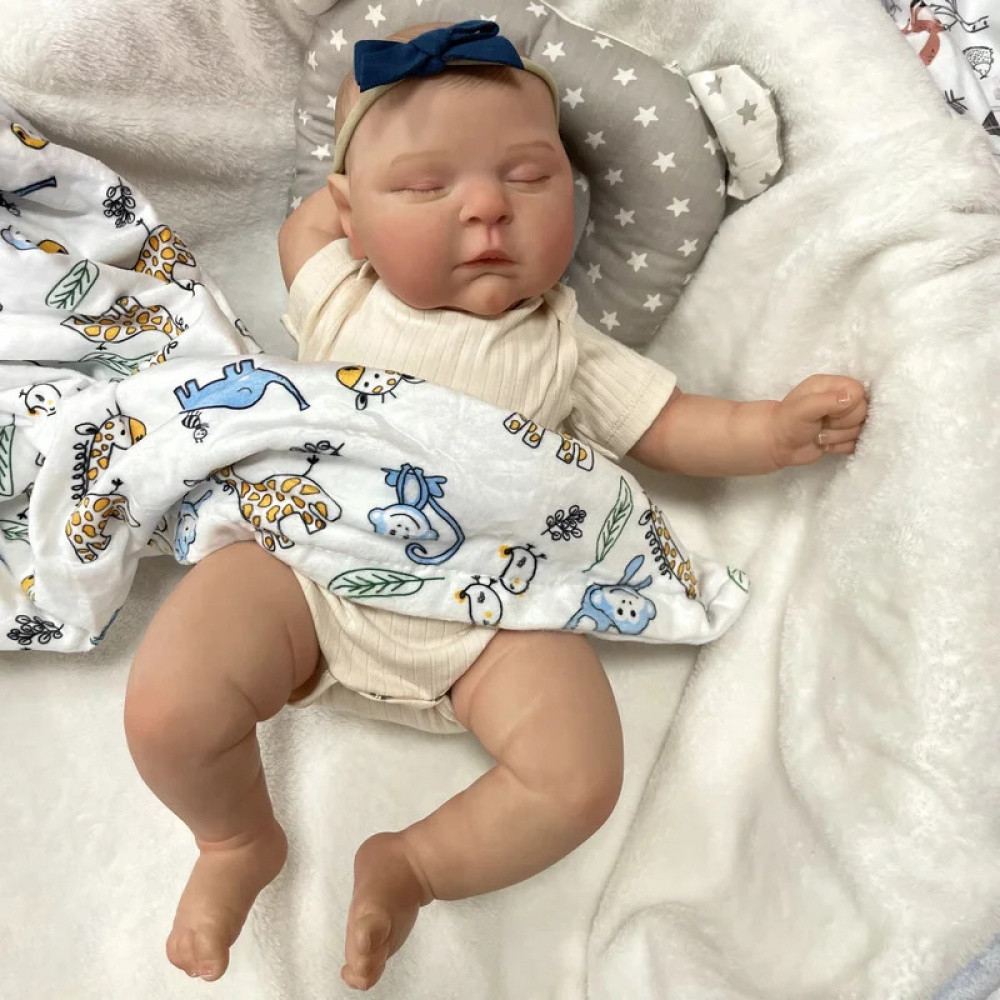 Boneca Tipo Bebê Reborn Em Silicone Realista