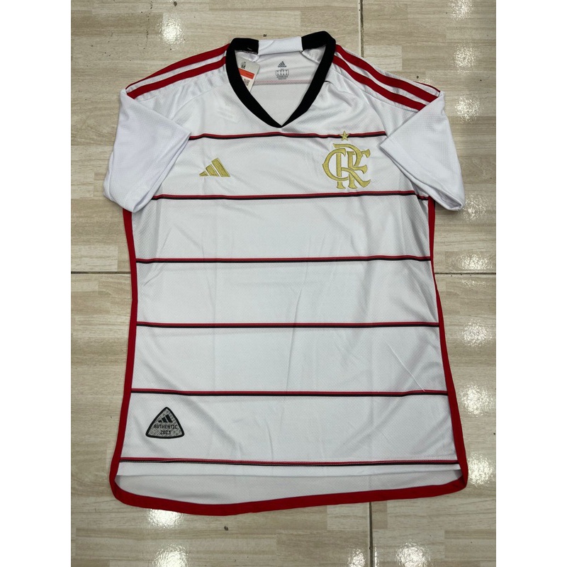 Camiseta de Time Flamengo - Branco e Dourado: A Elegância Rubro-Negra ...