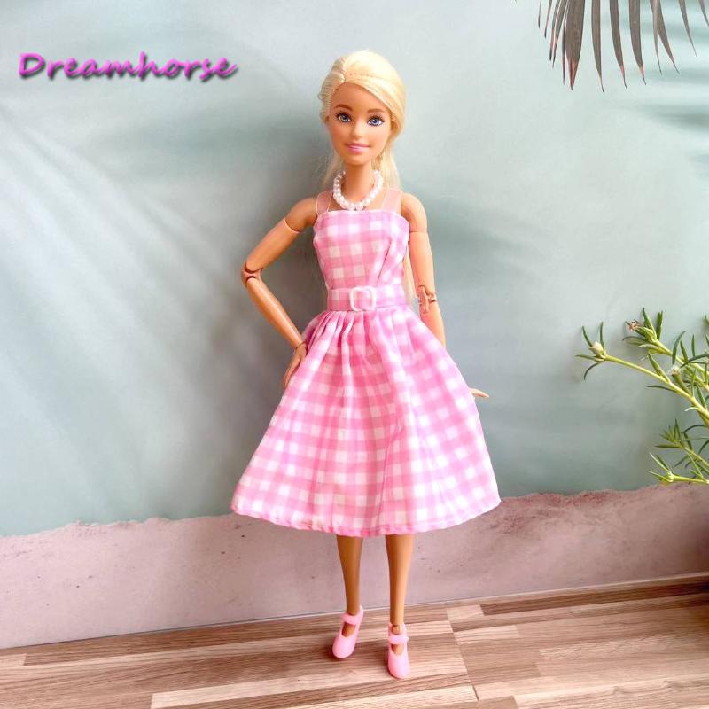 Vestidos, sapatos e acessórios para Barbie, de Wish.com. Eles são bons? 