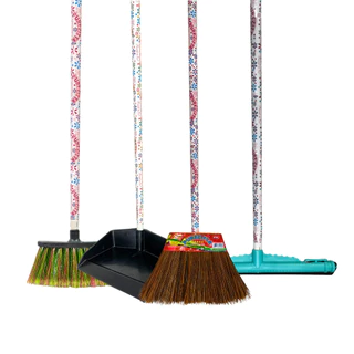 Kit Limpeza Premium 1 Vassoura Piaçava Reforçada 1 Vassoura Multiuso Cerdas de Nylon Rodo 40 Cm Com Cabo Área Interna E Externa