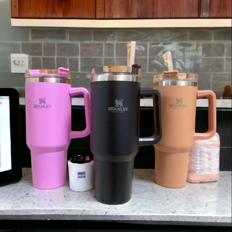 Caneca térmica Stanley 1,2ML com Alça e Canudo ,Copo inoxidável