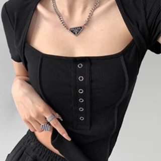 Blusa Feminina com Decote Quadrado Manga Curta E Botões 7010