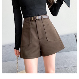 Lovito Shorts Casuais Com Cinto Liso Para Mulheres LNE37301 (Café/Preto)