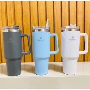 Caneca térmica Stanley 900 ml com Alça e Canudo ,Copo inox