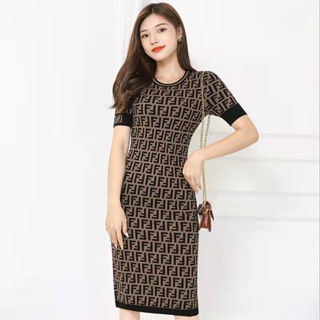 Vestido manga longa fendi (R$ 137,90) Tamanh