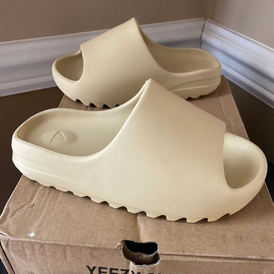 Chinelo Masculino e Feminino Slide Nuvem Yezziy Confortável Promoção