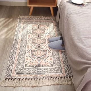 Tapete De Tapetes De Estilo Escandinavo É Colocado No Tapete De Banheiro De Cabeceira Na Porta Do Quarto