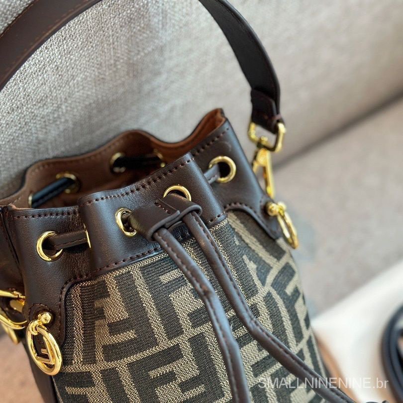 FENDI balde líquido vermelho nova bolsa de moda bolsa de ombro único bolsa de ombro velho outono e inverno