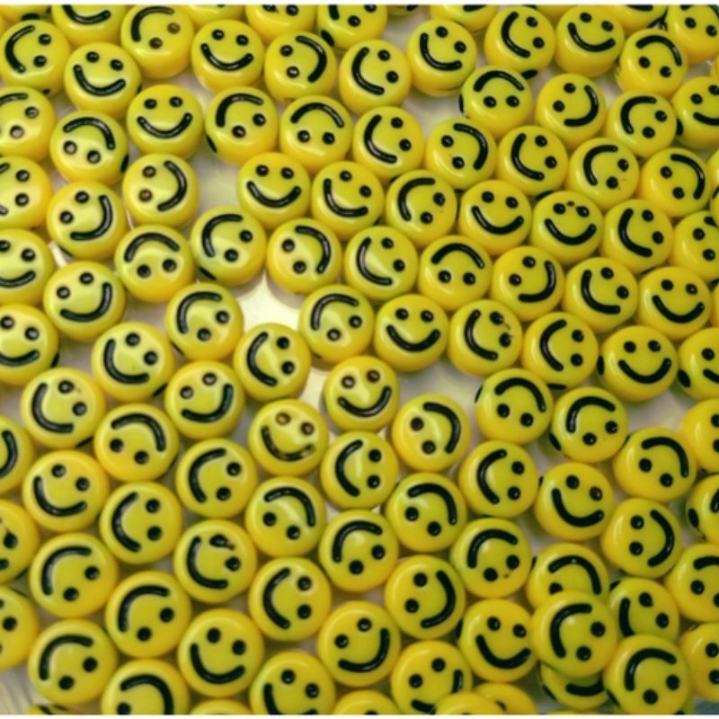 Miçanga Emoji Amarelo Smille Entremeio pulseiras DIY c/ 30