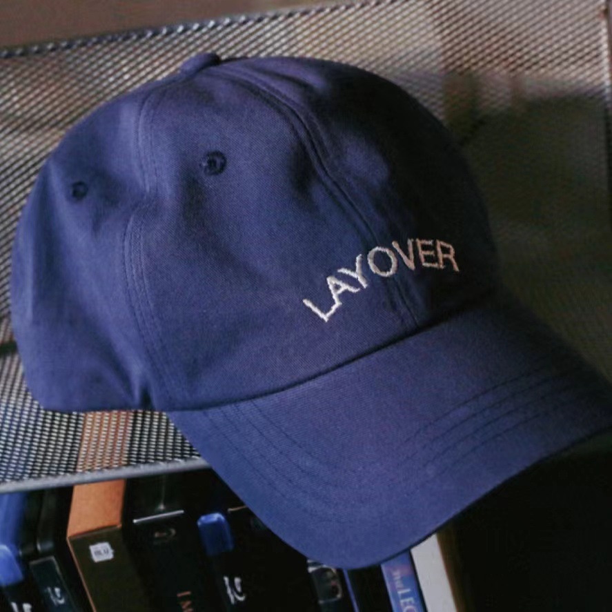 BTS V テヒョン LAYOVERキャップ（ネイビー） - メルカリ