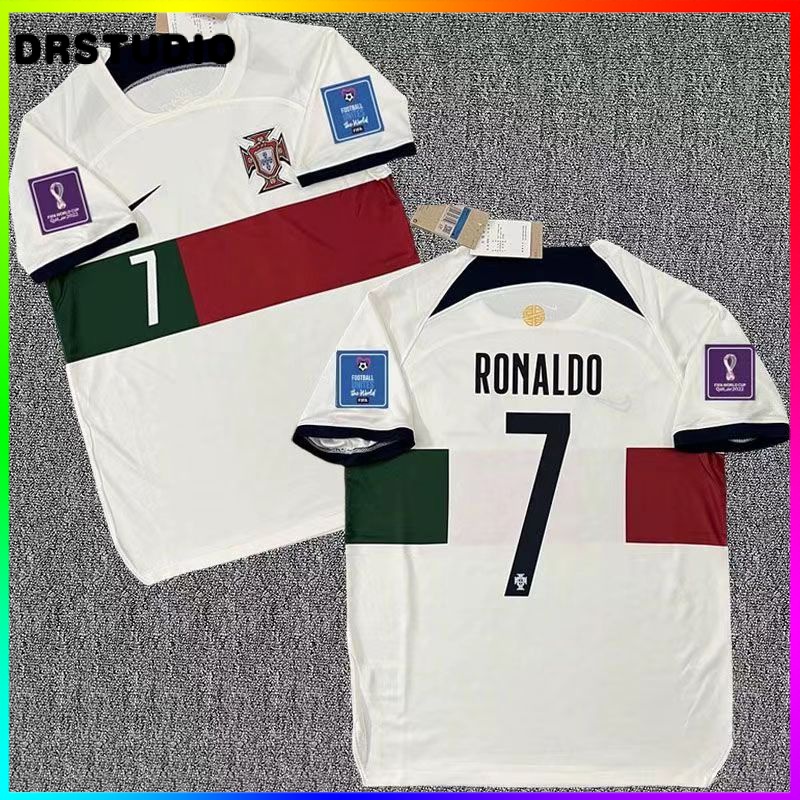 Seleção portuguesa divulga uniformes para a Copa do Mundo 2022