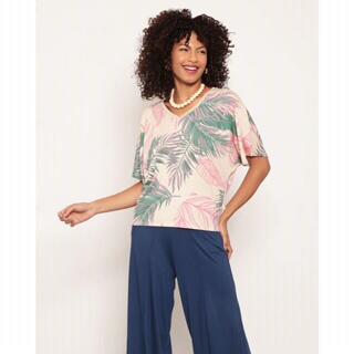 Blusa Feminina Decote V Com Retilínea Estampa Bege