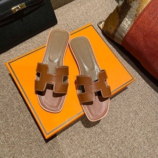 Hermès sandálias de couro feminino 2022 verão novo fundo plano