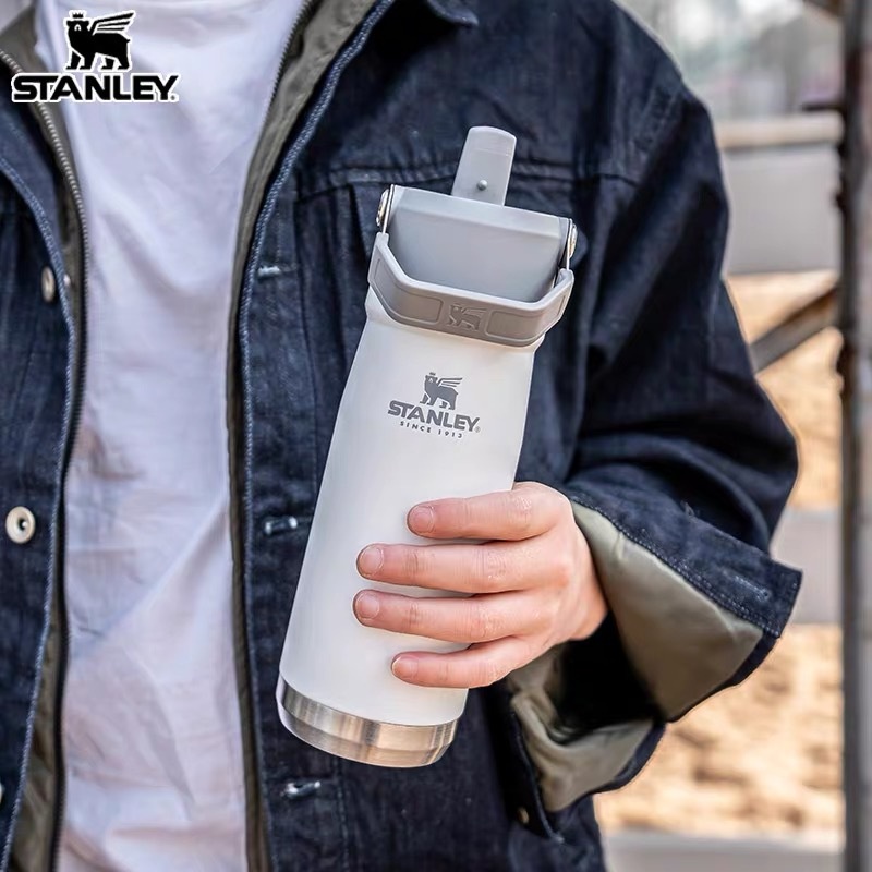 Garrafa Térmica Flip Straw Hidratação 650ml Branca Academia Canudo